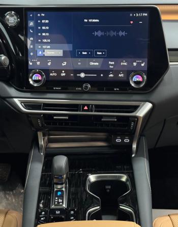 Lexus RX V с пробегом 2026 года, цена 7 750 000 рублей, 42 км, внедорожник, Автокод Объявления