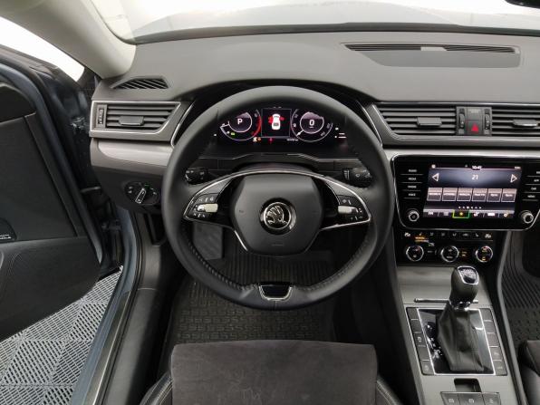 Skoda Superb III Рестайлинг с пробегом 2021 года, цена 2 409 000 рублей, 161659 км, лифтбек, Автокод Объявления