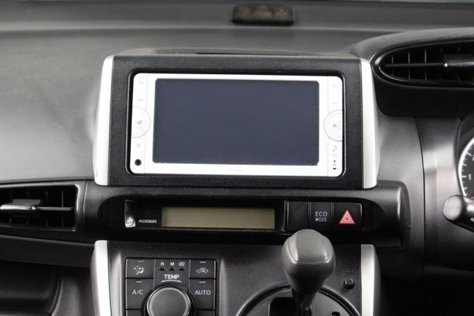 Toyota Wish II Рестайлинг с пробегом 2013 года, цена 1 529 000 рублей, 183042 км, минивэн, Автокод Объявления