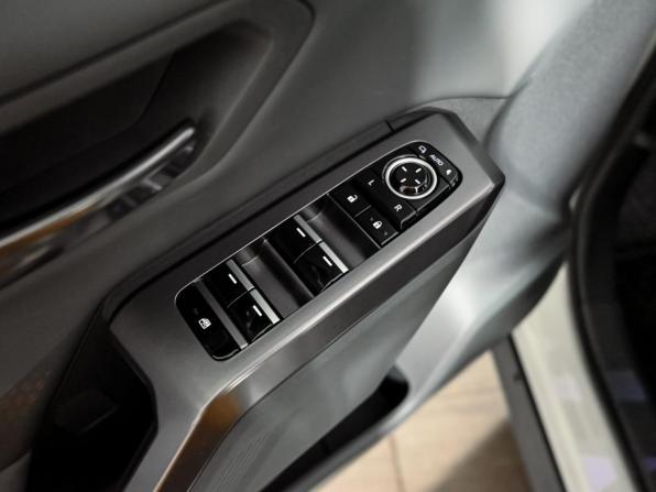 Toyota RAV4 VI (XA60) с пробегом 2025 года, цена 4 640 000 рублей, 77 км, внедорожник, Автокод Объявления