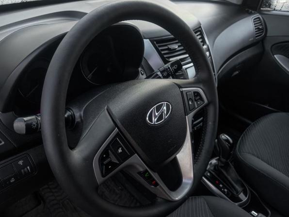 Hyundai Solaris I Рестайлинг с пробегом 2015 года, цена 1 179 900 рублей, 117000 км, седан, Автокод Объявления