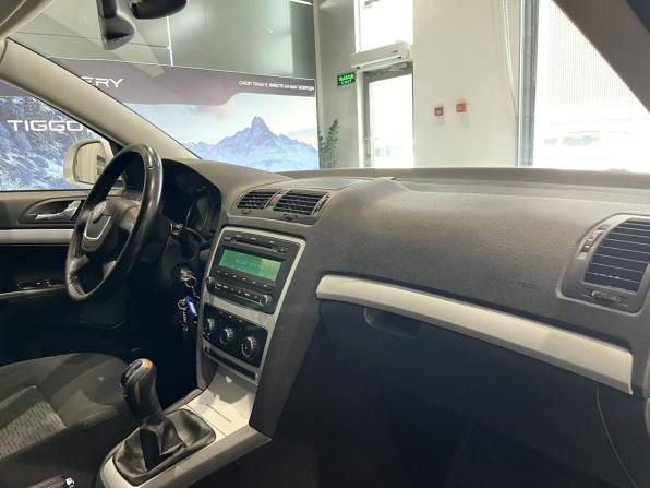 Skoda Octavia II (A5) Рестайлинг с пробегом 2011 года, цена 790 000 рублей, 172617 км, лифтбек, Автокод Объявления