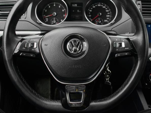 Volkswagen Jetta VI Рестайлинг с пробегом 2016 года, цена 1 325 000 рублей, 122987 км, седан, Автокод Объявления