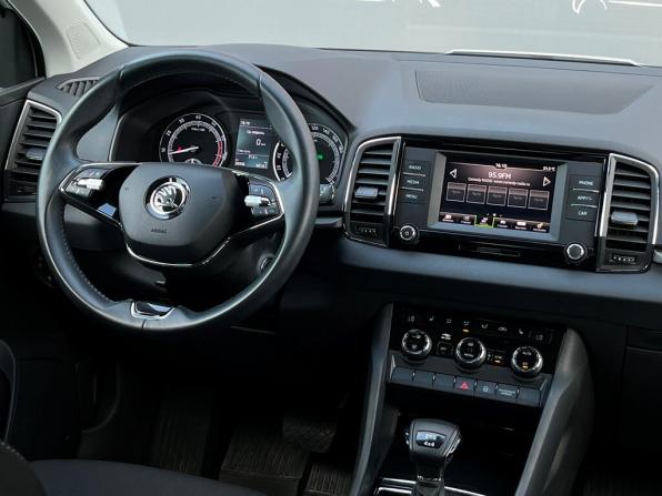 Skoda Karoq I с пробегом 2021 года, цена 2 659 300 рублей, 30936 км, внедорожник, Автокод Объявления