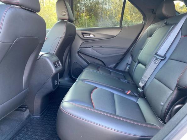 Chevrolet Equinox III Рестайлинг с пробегом 2022 года, цена 2 690 000 рублей, 98845 км, внедорожник, Автокод Объявления