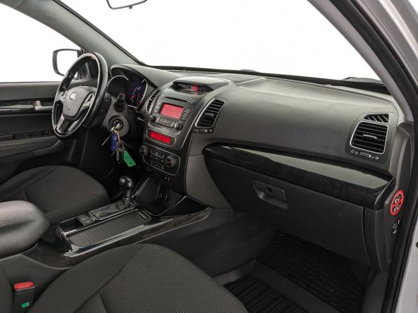 Kia Sorento II Рестайлинг с пробегом 2018 года, цена 2 095 000 рублей, 100825 км, внедорожник, Автокод Объявления