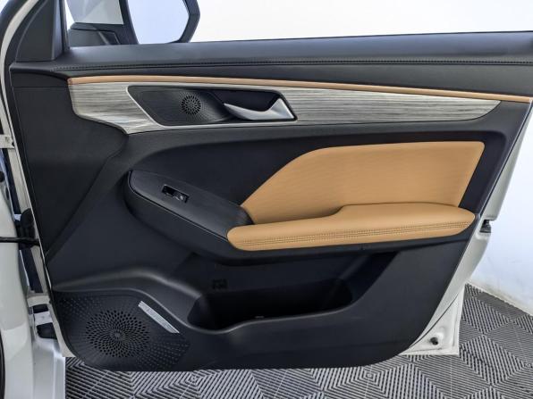 Haval Jolion I с пробегом 2023 года, цена 1 780 000 рублей, 48068 км, внедорожник, Автокод Объявления