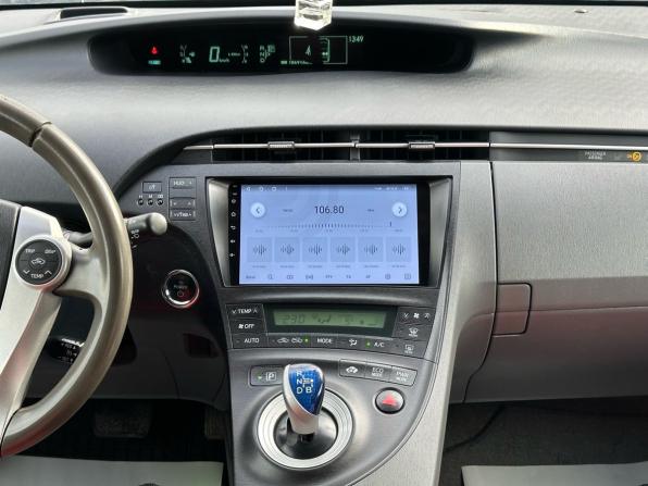 Toyota Prius III (XW30) с пробегом 2011 года, цена 930 000 рублей, 186916 км, лифтбек, Автокод Объявления