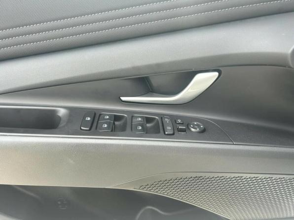 Hyundai Elantra VII (CN7) Рестайлинг с пробегом 2023 года, цена 2 575 800 рублей, 20718 км, седан, Автокод Объявления