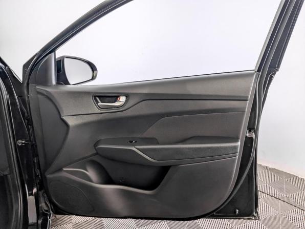 Hyundai Solaris II Рестайлинг с пробегом 2021 года, цена 1 400 000 рублей, 112328 км, седан, Автокод Объявления