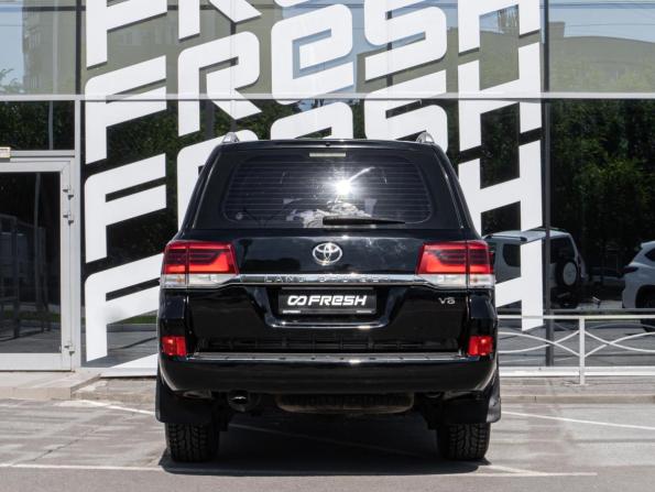 Toyota Land Cruiser 200 Series Рестайлинг 2 с пробегом 2016 года, цена 4 450 000 рублей, 271535 км, внедорожник, Автокод Объявления