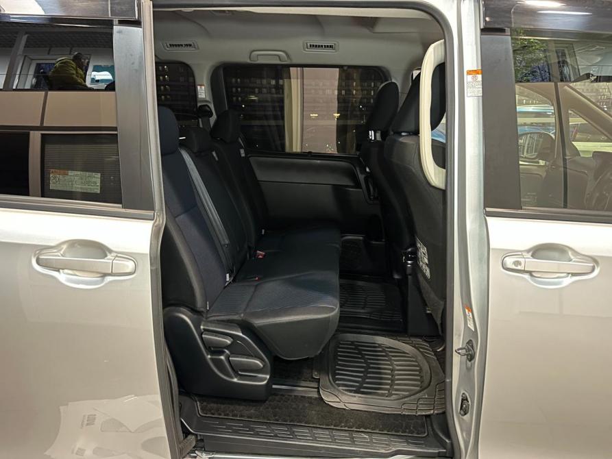 Toyota Noah III (R80) Санкт-Петербург  - изображение 32