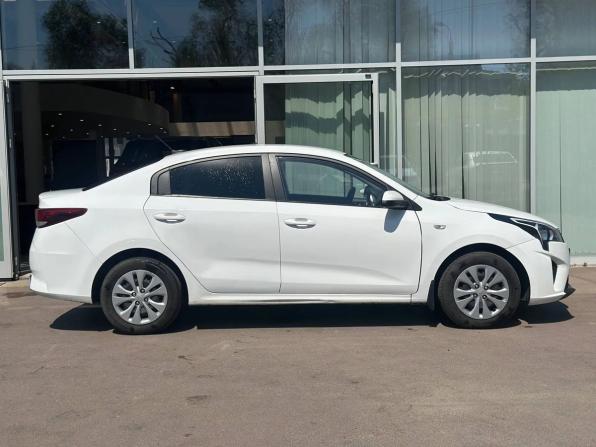 Kia Rio IV Рестайлинг с пробегом 2021 года, цена 1 300 000 рублей, 197000 км, седан, Автокод Объявления