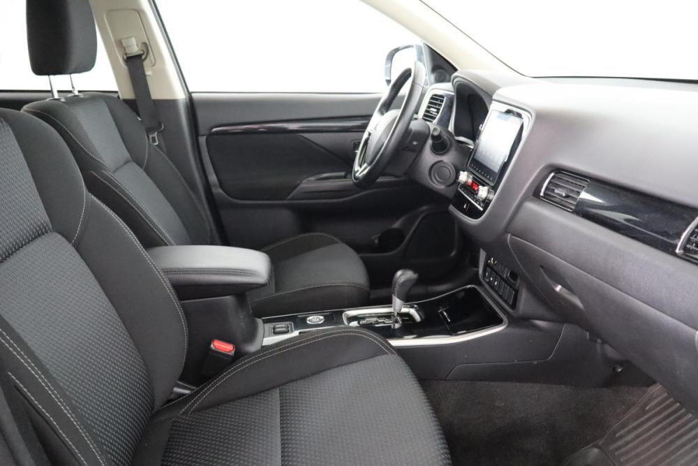 Mitsubishi Outlander III Рестайлинг 3 Санкт-Петербург  - изображение 12