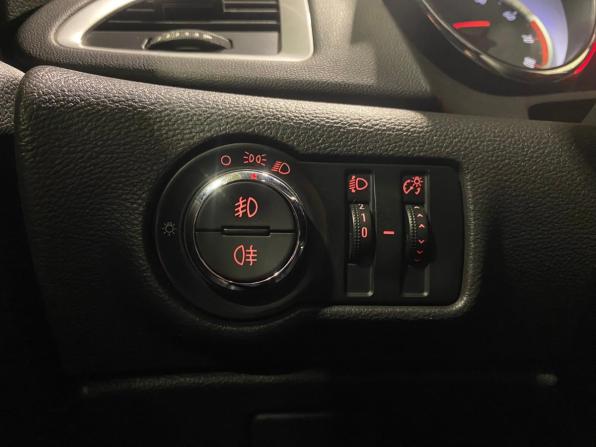 Opel Astra J Рестайлинг с пробегом 2013 года, цена 999 000 рублей, 113148 км, хэтчбек, Автокод Объявления
