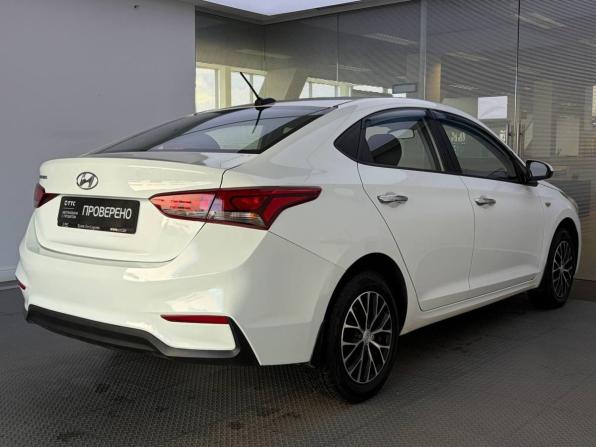 Hyundai Solaris II с пробегом 2018 года, цена 1 055 000 рублей, 104500 км, седан, Автокод Объявления