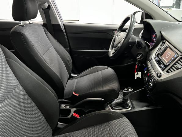 Hyundai Solaris II Рестайлинг с пробегом 2021 года, цена 1 415 000 рублей, 109758 км, седан, Автокод Объявления