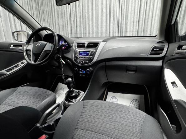 Hyundai Solaris I Рестайлинг с пробегом 2016 года, цена 850 000 рублей, 255517 км, седан, Автокод Объявления