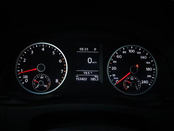 Volkswagen Tiguan I Рестайлинг с пробегом 2015 года, цена 1 585 000 рублей, 153421 км, внедорожник, Автокод Объявления