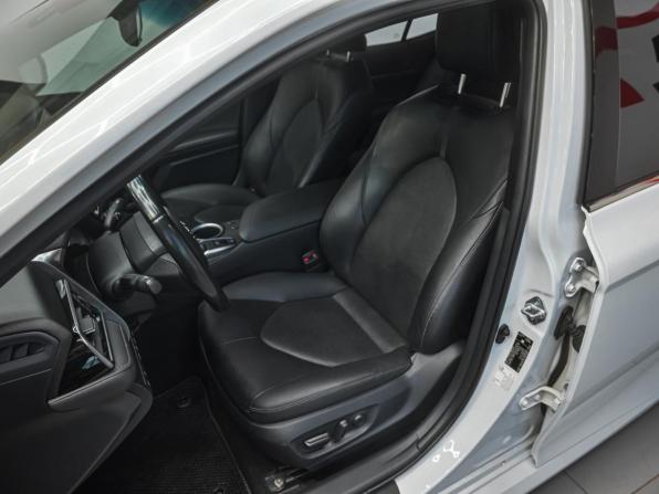Toyota Camry VIII (XV70) Рестайлинг с пробегом 2021 года, цена 2 779 000 рублей, 80382 км, седан, Автокод Объявления
