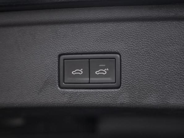 Volkswagen Touareg III с пробегом 2018 года, цена 4 750 000 рублей, 105180 км, внедорожник, Автокод Объявления