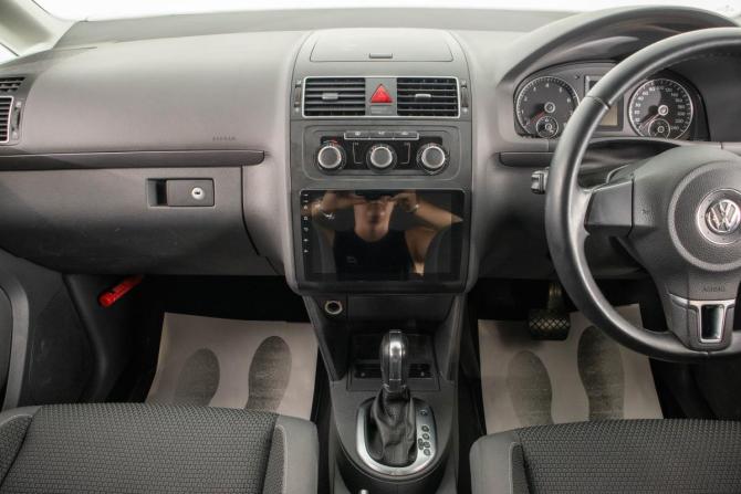 Volkswagen Touran I Рестайлинг 2 с пробегом 2013 года, цена 899 000 рублей, 13700 км, компактвэн, Автокод Объявления