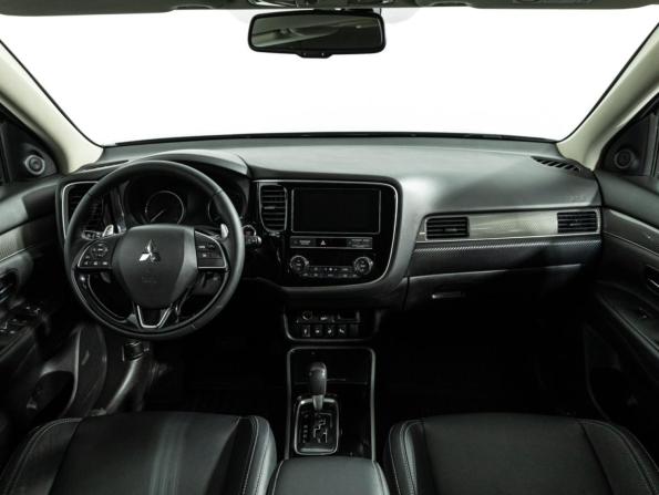 Mitsubishi Outlander III Рестайлинг 3 с пробегом 2020 года, цена 2 499 700 рублей, 111380 км, внедорожник, Автокод Объявления
