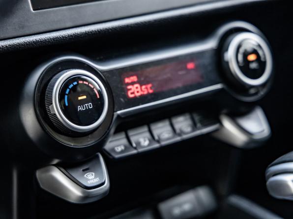 Kia Rio IV Рестайлинг с пробегом 2022 года, цена 1 733 000 рублей, 58041 км, седан, Автокод Объявления