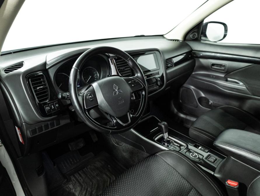 Mitsubishi Outlander III Рестайлинг 3 Санкт-Петербург  - изображение 12