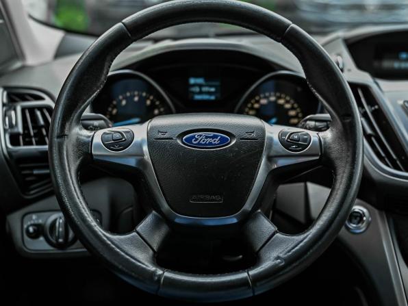 Ford Kuga II с пробегом 2015 года, цена 970 000 рублей, 260344 км, внедорожник, Автокод Объявления