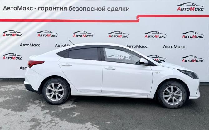 Hyundai Solaris II Рестайлинг с пробегом 2022 года, цена 1 680 000 рублей, 38450 км, седан, Автокод Объявления