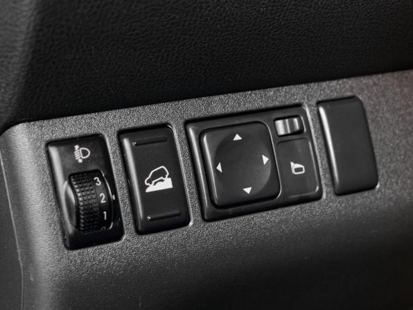 Nissan Pathfinder III Рестайлинг с пробегом 2011 года, цена 2 050 000 рублей, 65429 км, внедорожник, Автокод Объявления