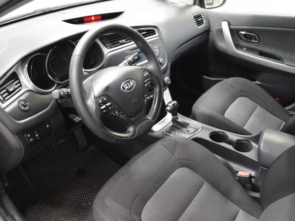 Kia Ceed II Рестайлинг с пробегом 2016 года, цена 901 000 рублей, 330970 км, хэтчбек, Автокод Объявления