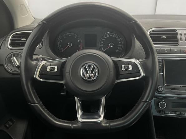 Volkswagen Polo V Рестайлинг с пробегом 2019 года, цена 1 289 000 рублей, 101779 км, седан, Автокод Объявления