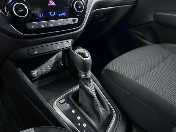 Hyundai Solaris II с пробегом 2018 года, цена 1 225 000 рублей, 161746 км, седан, Автокод Объявления
