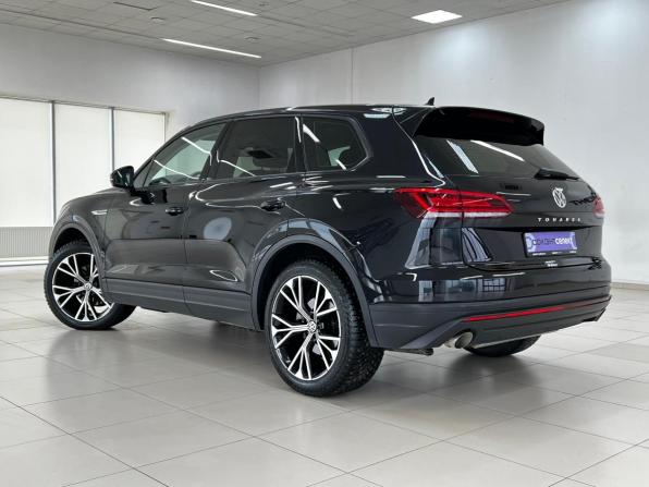 Volkswagen Touareg III с пробегом 2018 года, цена 4 140 000 рублей, 141000 км, внедорожник, Автокод Объявления