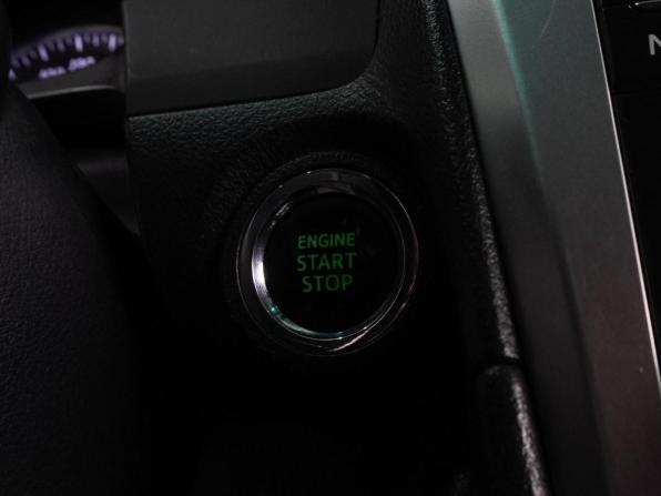 Toyota Camry VII (XV50) с пробегом 2012 года, цена 1 325 000 рублей, 393439 км, седан, Автокод Объявления