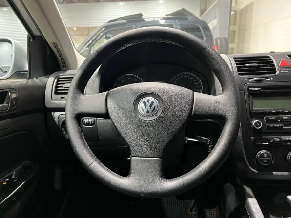 Volkswagen Jetta V с пробегом 2009 года, цена 590 000 рублей, 255130 км, седан, Автокод Объявления