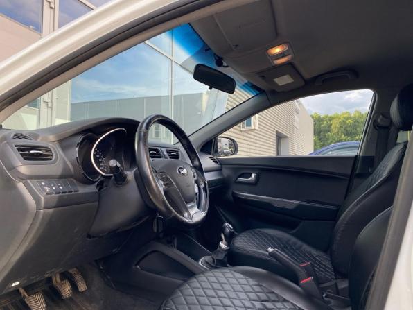 Kia Rio III Рестайлинг с пробегом 2015 года, цена 1 050 000 рублей, 117334 км, седан, Автокод Объявления