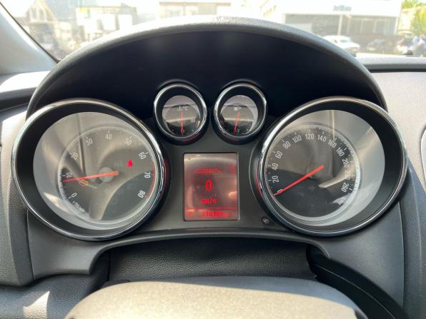 Opel Astra J Рестайлинг с пробегом 2012 года, цена 549 000 рублей, 247000 км, хэтчбек, Автокод Объявления