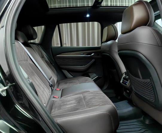 Geely Monjaro I Рестайлинг 2 с пробегом 2025 года, цена 3 947 000 рублей, 13052 км, внедорожник, Автокод Объявления
