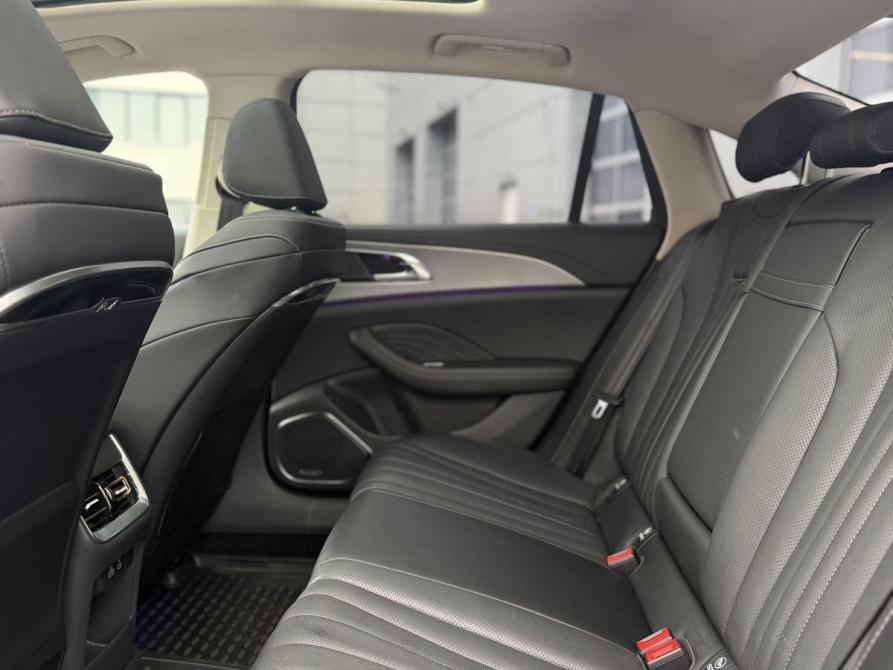 Hongqi H5 II Москва  - изображение 5