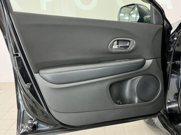 Honda Vezel I с пробегом 2014 года, цена 1 359 000 рублей, 168654 км, внедорожник, Автокод Объявления