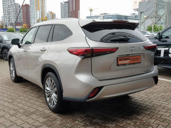 Toyota Highlander IV (XU70) с пробегом 2025 года, цена 5 550 000 рублей, 4290 км, внедорожник, Автокод Объявления