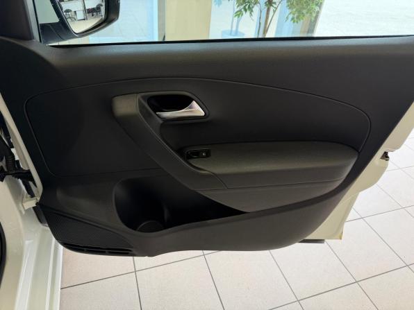 Volkswagen Polo V Рестайлинг с пробегом 2019 года, цена 1 020 000 рублей, 118000 км, седан, Автокод Объявления