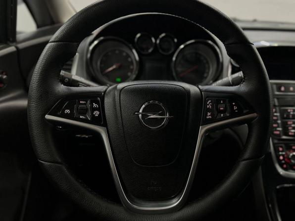 Opel Astra J Рестайлинг с пробегом 2013 года, цена 599 900 рублей, 366228 км, универсал, Автокод Объявления