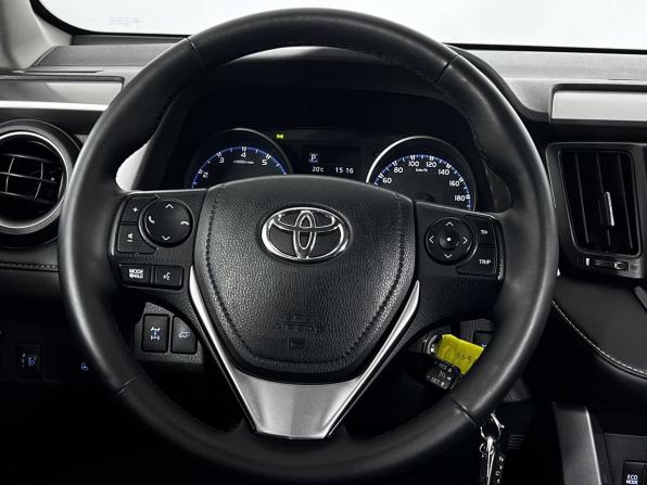 Toyota RAV4 IV (XA40) Рестайлинг с пробегом 2017 года, цена 2 279 000 рублей, 144000 км, внедорожник, Автокод Объявления