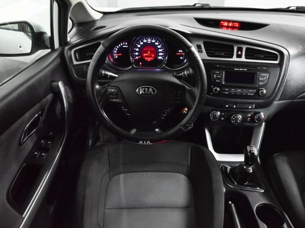 Kia Ceed II с пробегом 2015 года, цена 1 050 000 рублей, 201400 км, универсал, Автокод Объявления