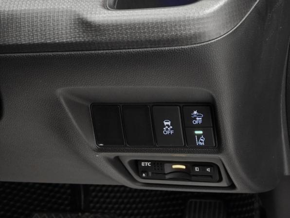 Honda Stepwgn V с пробегом 2016 года, цена 1 850 000 рублей, 140000 км, минивэн, Автокод Объявления
