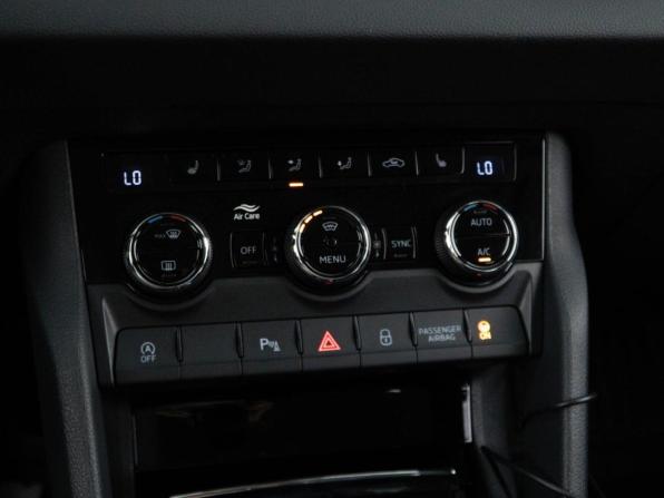 Skoda Karoq I с пробегом 2020 года, цена 2 349 046 рублей, 116863 км, внедорожник, Автокод Объявления